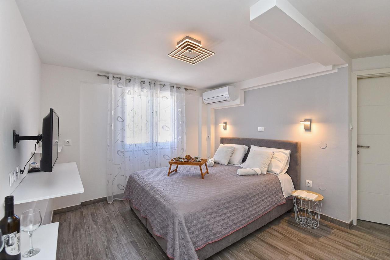 Double Room With Pool 2261 Medulin Dış mekan fotoğraf
