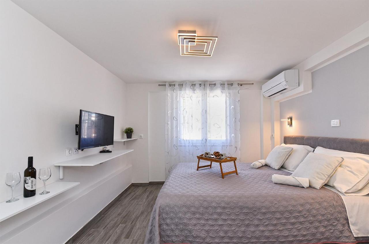 Double Room With Pool 2261 Medulin Dış mekan fotoğraf