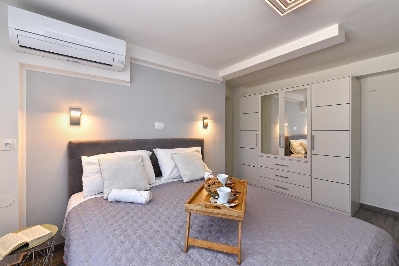 Double Room With Pool 2261 Medulin Dış mekan fotoğraf