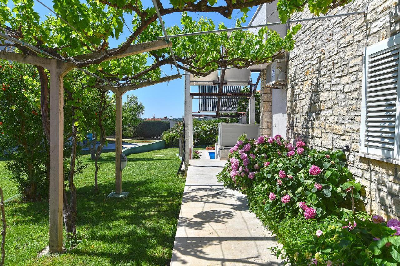 Double Room With Pool 2261 Medulin Dış mekan fotoğraf