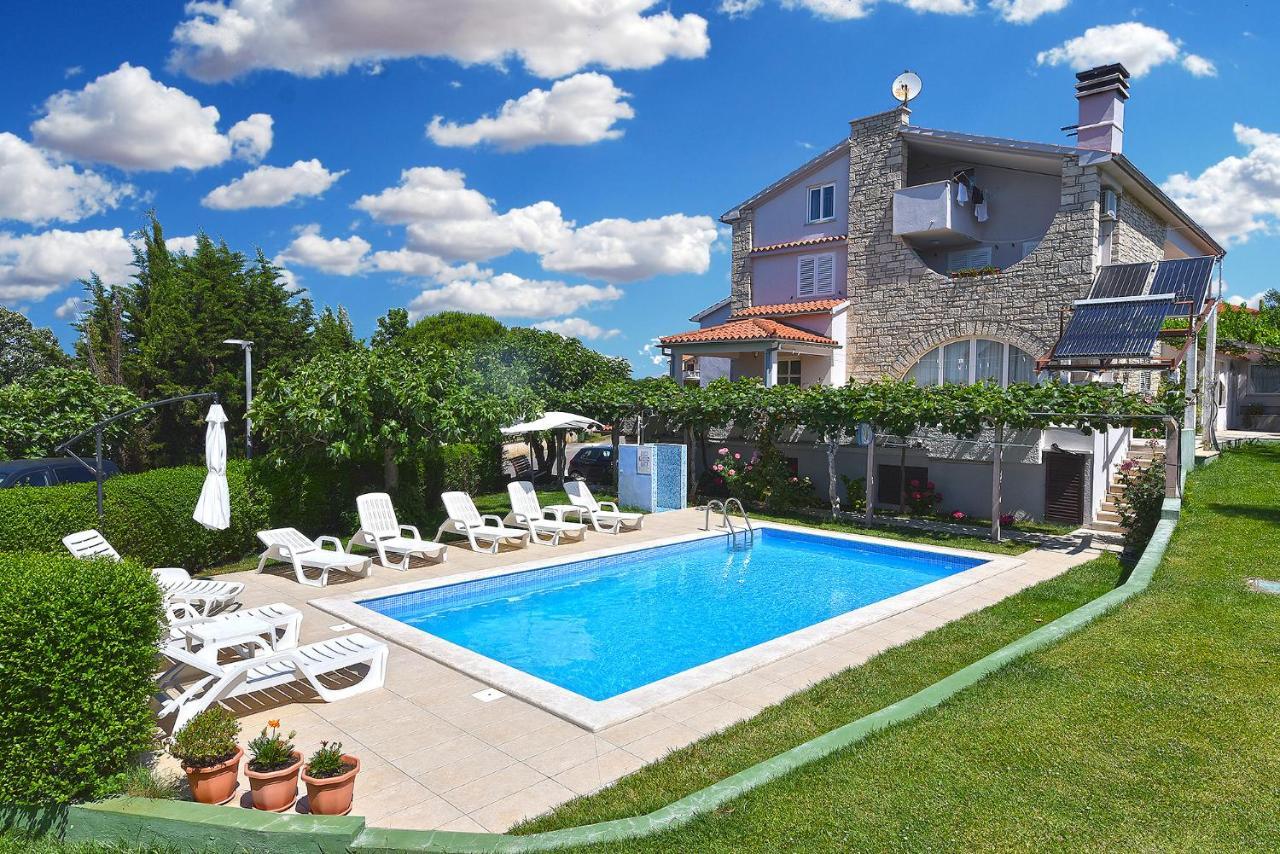 Double Room With Pool 2261 Medulin Dış mekan fotoğraf