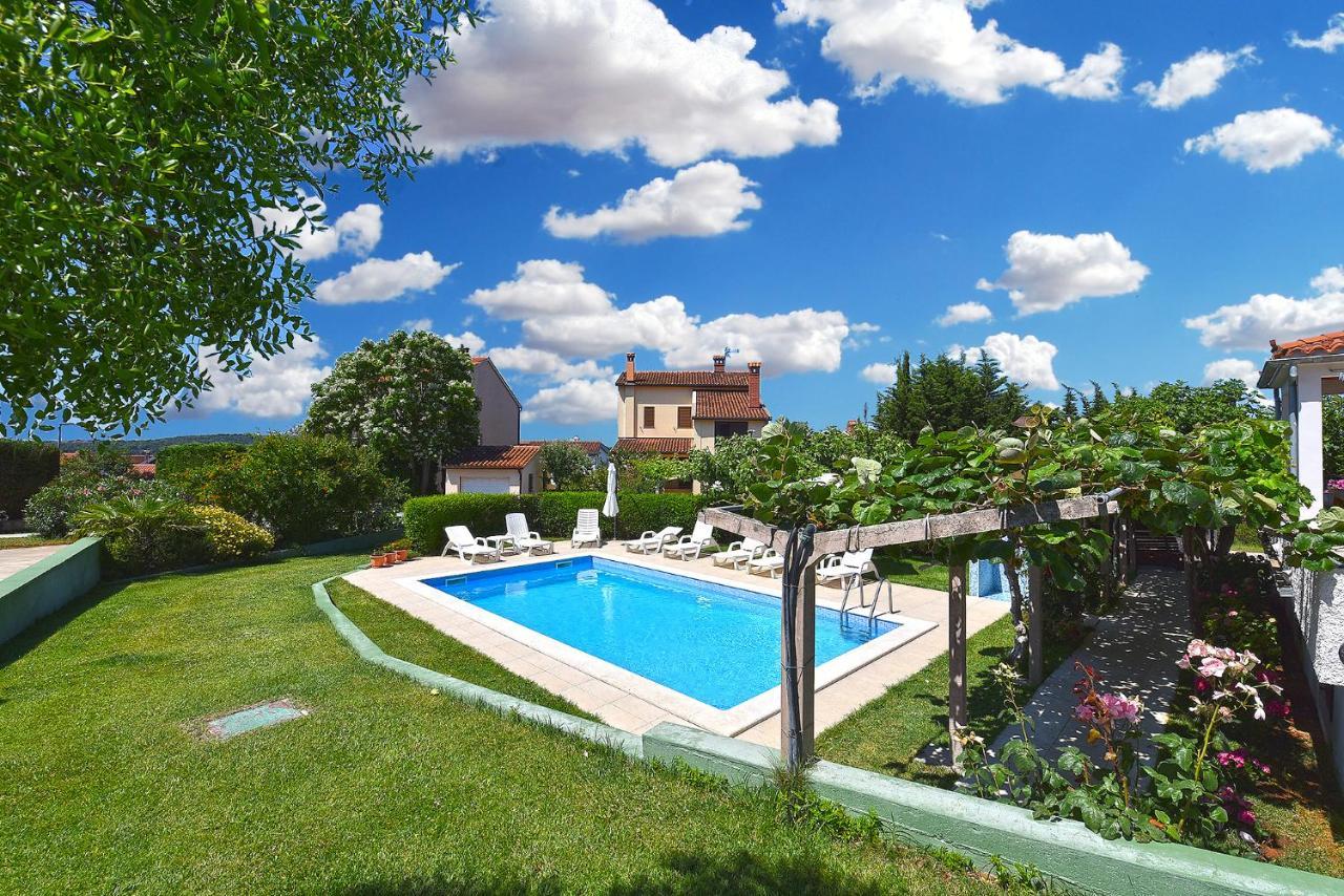 Double Room With Pool 2261 Medulin Dış mekan fotoğraf
